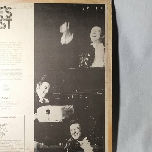 Vintage Liberace's Greatest Hits Vinyl Record - Picture 8 of 8